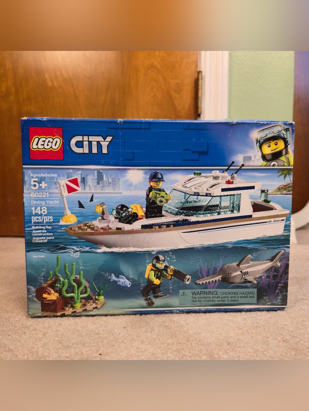 LEGO 60221 Diving Yacht City swordfish crab SEALED